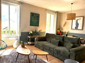 GRAND APPARTEMENT DE CARACTERE à VICHY